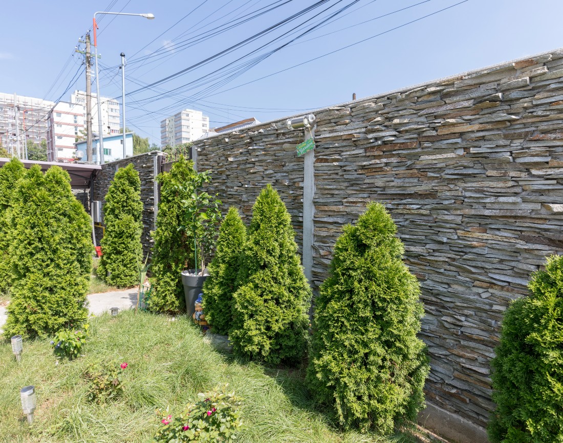 Gard decorativ gradina piatra