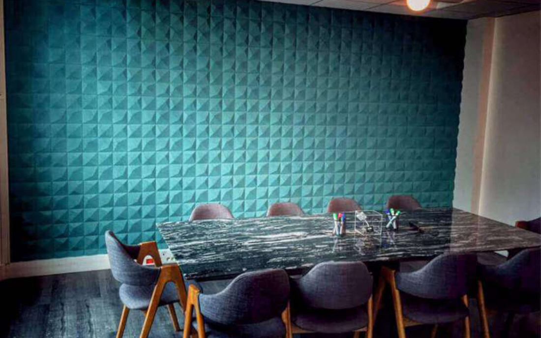 Placare a peretilor interiori cu pluta 3D Muratto