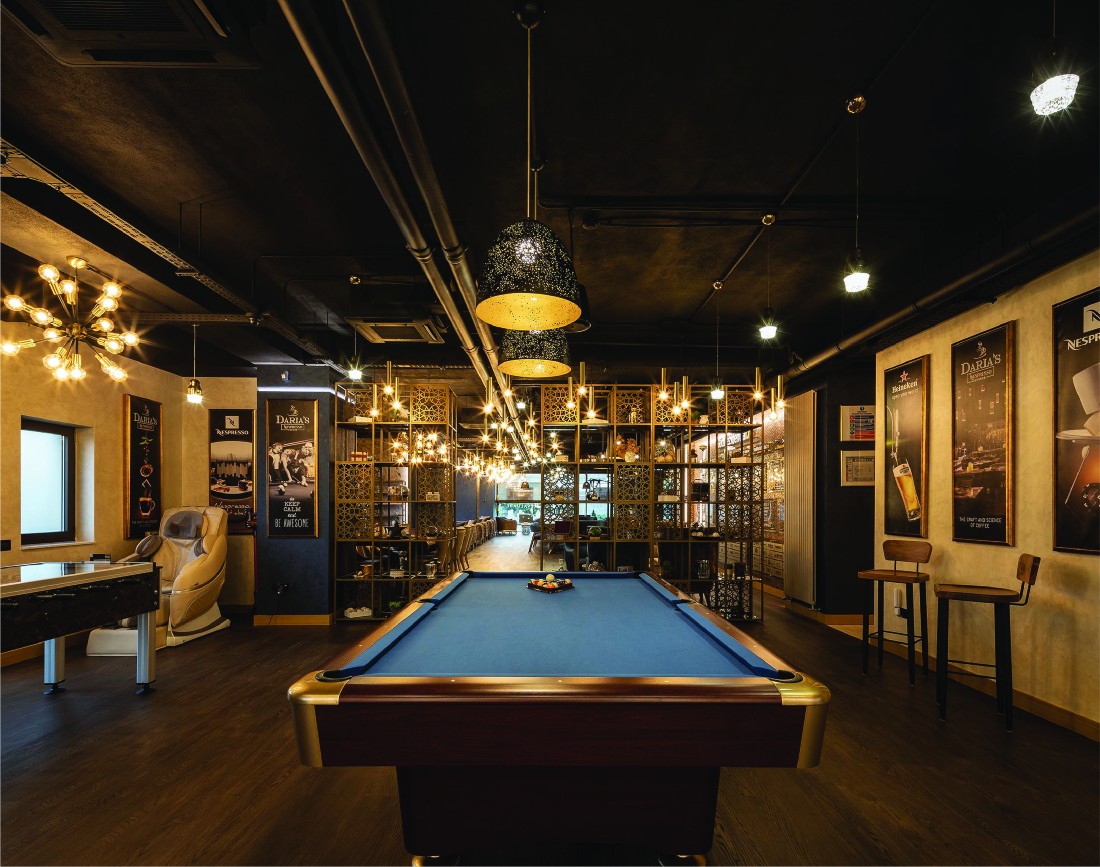 Biblioteca metalica in proiectul The Social Hub