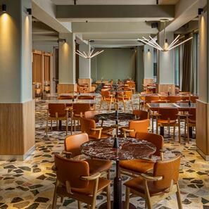 Blat Masa Rotund Ø900mm x 20mm Marmura Cherry Levanto Polisat – Atelier HoReCa