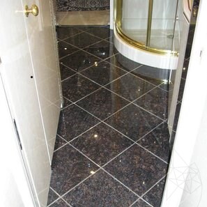 Granit Tan Brown Polisat 61 x 30.5 x 1 cm (Bizot 4L)