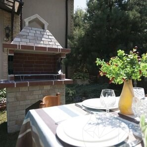 Gratar Gradina 'Mediu' - Placat cu piatra decorativa