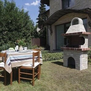 Gratar Gradina 'Mic' - Placat cu piatra decorativa