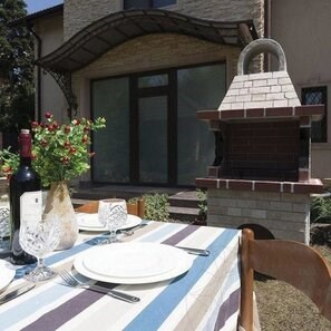 Gratar Gradina 'Mic' - Placat cu piatra decorativa