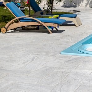 Marmura Kavala Cross Cut Buciardata, 60 x 30 x 2 cm (Pavaj Exterior)