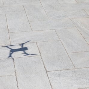Marmura Kavala Cross Cut Buciardata, 60 x 30 x 2 cm (Pavaj Exterior)