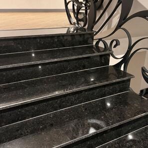 Granit Black Pearl Polisat 2 cm – Blaturi, Trepte, Glafuri si Piese Personalizate