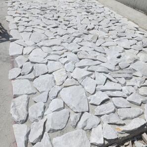Marmura Poligonala Rock Face White
