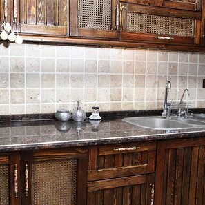 Travertin Classic Cross Antichizat, 10 x 10 x 1 cm - Economy