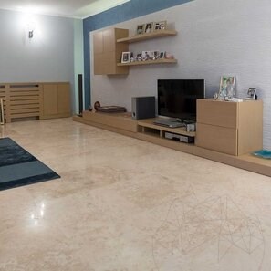 Travertin Classic PREMIUM Cross Cut Polisat, 61 x 61 x 1.2 cm