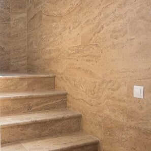 Travertin Latte PREMIUM Periat +Baston 1L, 61 x 30.5 x 3 cm (Treapta/Bordura Piscina)