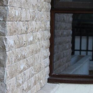 Travertin Latte Scapitat 10 cm x LL x 1.3 cm