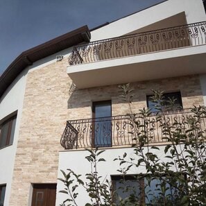 Travertin Multicolor Scapitat 7.5 cm x LL x 2.2 cm