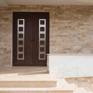 Travertin Multicolor Scapitat 7.5 cm x LL x 2.2 cm