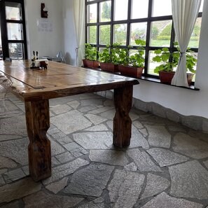 Ardezie Poligonala Homa – Piatra Naturala pt. Interior / Exterior | Fatade, Pavaje si Alei (1 mp = 10–14 bucati, 25mp/pa