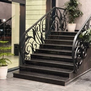 Granit Black Pearl Polisat 2 cm – Blaturi, Trepte, Glafuri si Piese Personalizate