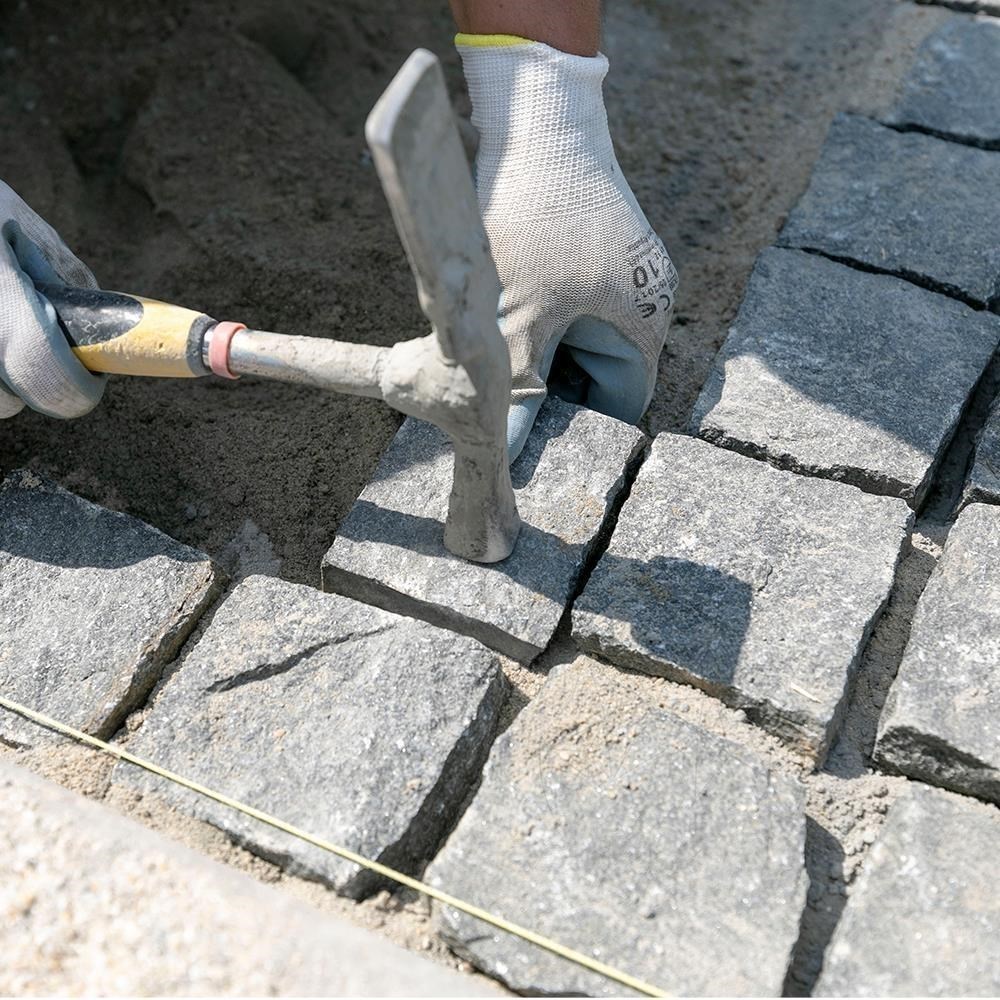 Serviciu montaj: placare orizontala piatra cubica