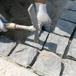 Serviciu montaj: placare orizontala piatra cubica