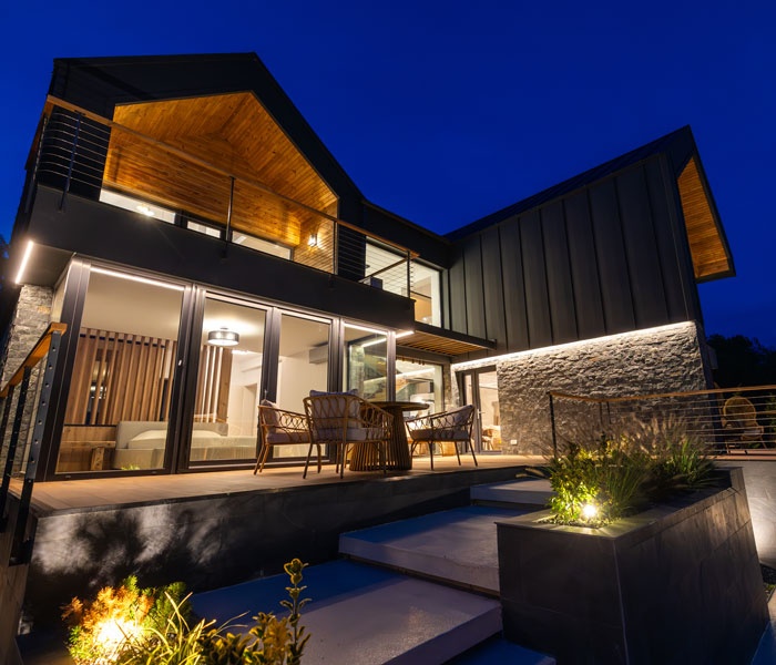 Forest Valley Chalet: Povestea unui refugiu de vis semnat de Andra & Răzvan Pascu – Dialogul perfect între arhitectură, natură și ospitalitate