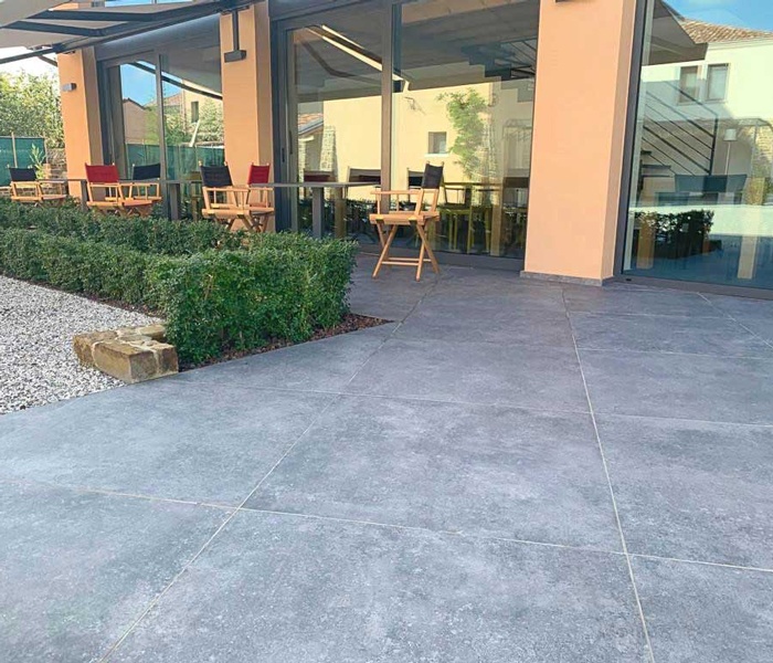 Pavaj din piatră sinterizată L’ALTRA PIETRA – Proiectul Lis Neris Winery