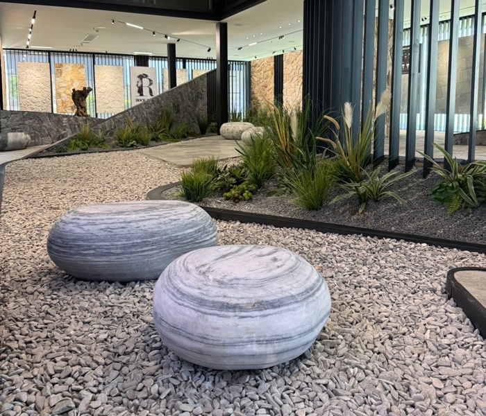 Stone Cloud King Size Pebbles – Monumental Sculpturală din Piatră Naturală