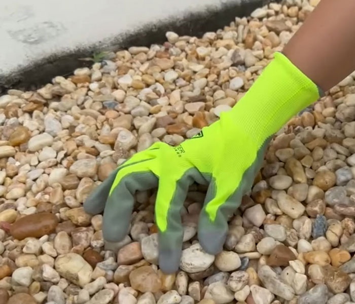 Fixare și protejare pietre în grădină: cum să ai un decor durabil cu EASYHOLD & produse PIATRAONLINE