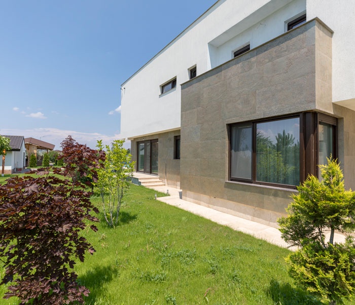 Ardezie flexibilă SKIN la exterior: fațade spectaculoase & soluții durabile
