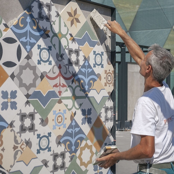 Montaj piatră naturală: ghid complet pentru pereți și pardoseli