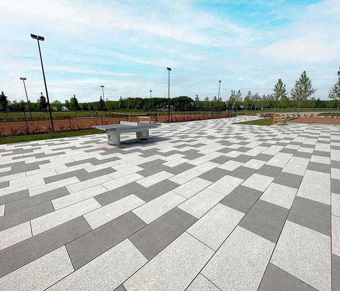 Un nou parc public inaugurat în București, România – amenajat cu pardoseală din piatră sinterizată L’ALTRA PIETRA