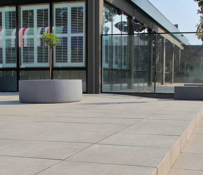 Restaurant Velp, Olanda – Pavaj exterior premium din piatră sinterizată L’ALTRA PIETRA