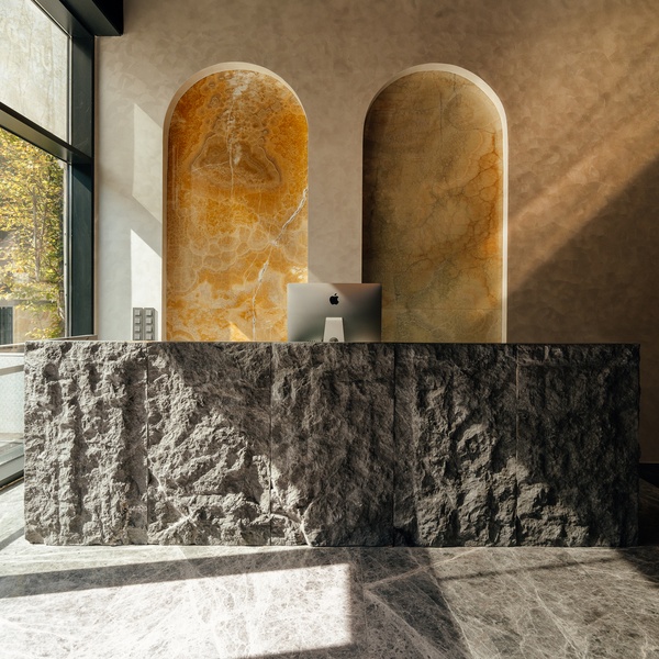 PIATRAONLINE Flagship Store – o nouă definiție a materialului, designului și experienței curatoriate