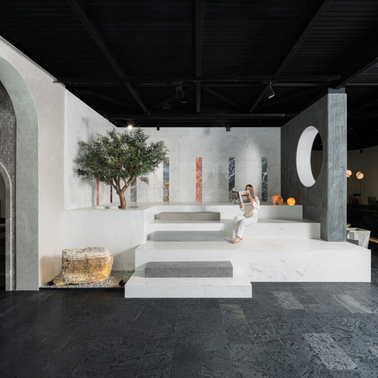1 Work from here flagship store PIATRAONLINE